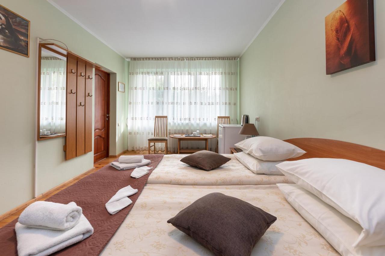 Valensija Hotel Jurmala Exterior photo